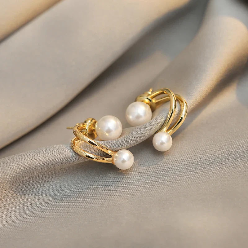 Retro Luxury Pearl Stud Earrings